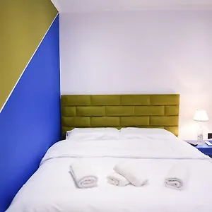 city-center-12-tirana-way-apartments.hotels-in-tirana.com/